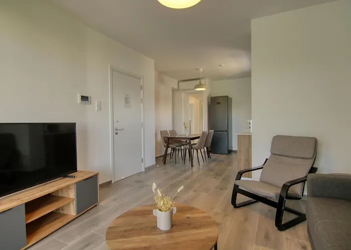 Phaedrus Living Coral Suites Seabreeze