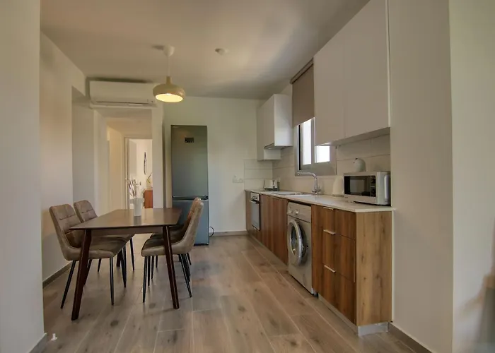 Phaedrus Living Coral Suites Seabreeze